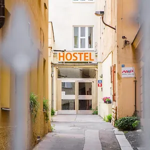 https://hostel-mandarinka.praguehotelsweb.com